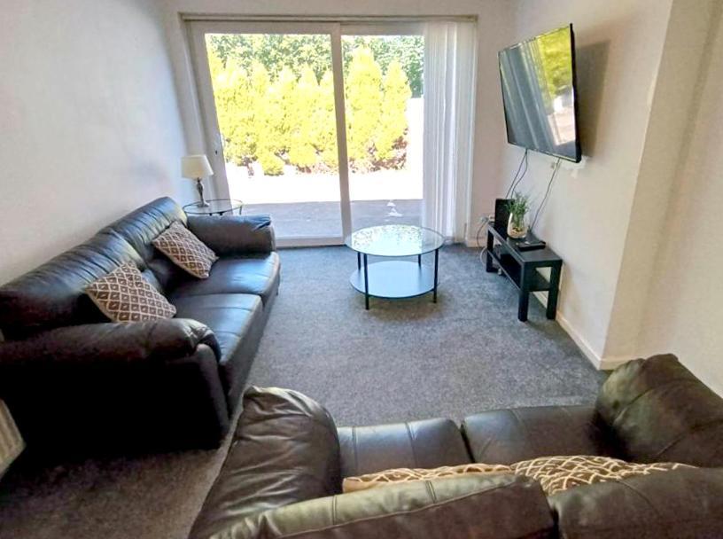 Cozy 4 Bedroom House In Smethwick With 4 Bathrooms Perfect For Contractors And Families Birmingham Buitenkant foto