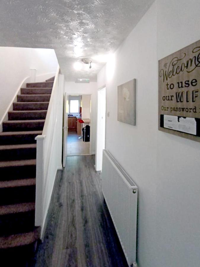 Cozy 4 Bedroom House In Smethwick With 4 Bathrooms Perfect For Contractors And Families Birmingham Buitenkant foto